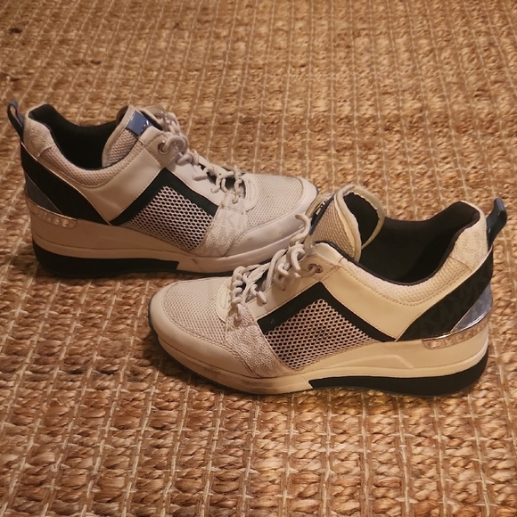 Michael Kors Black and Cream Sneakers with Chunky Design - Picture 4 of 6